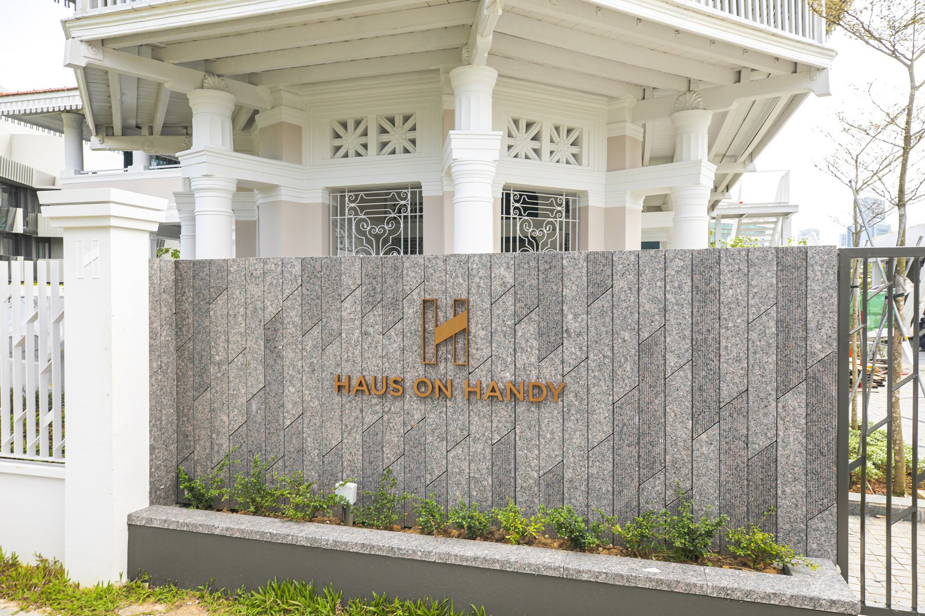 image of HAUS ON HANDY