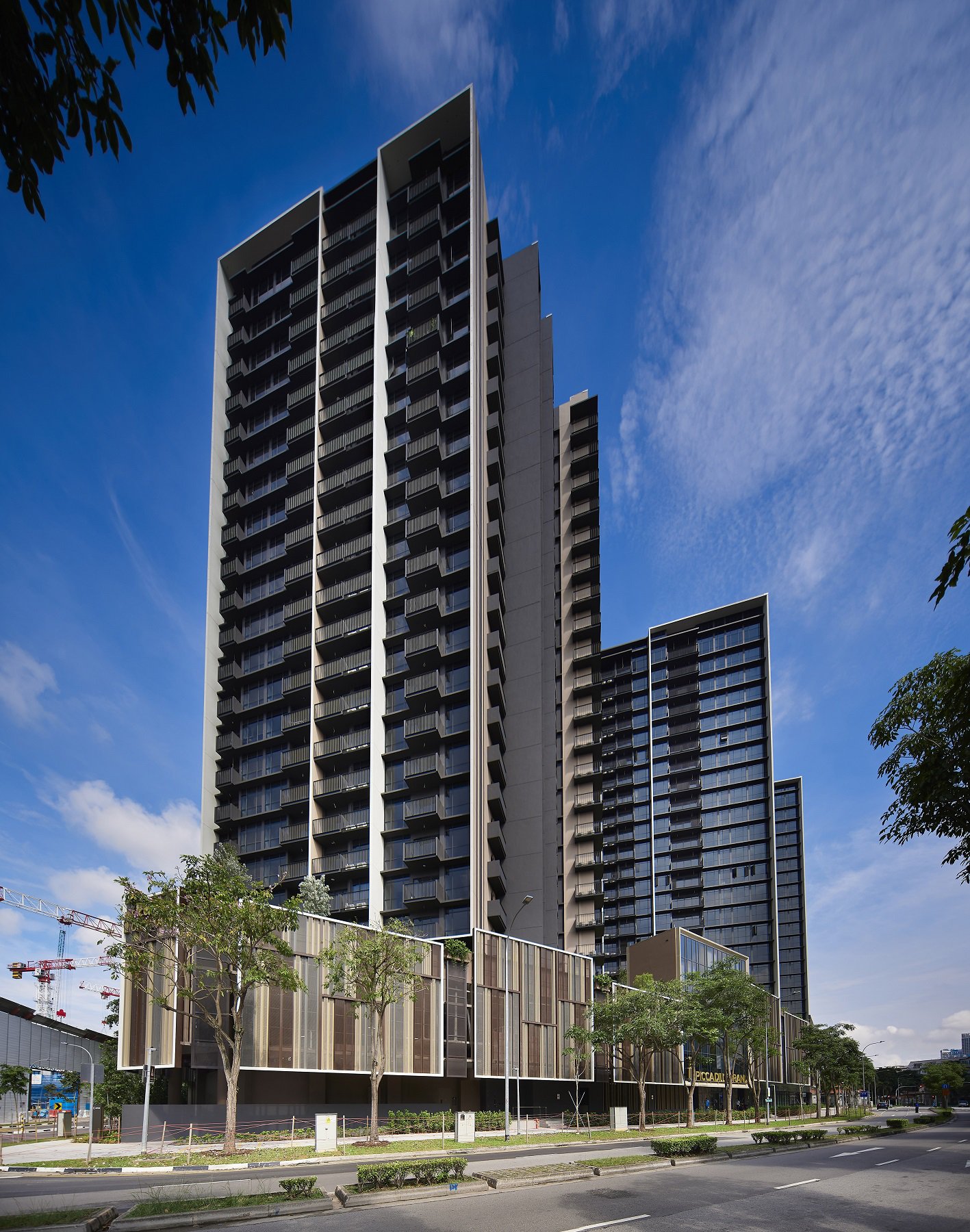 image of PICCADILLY GRAND AND GALLERIA